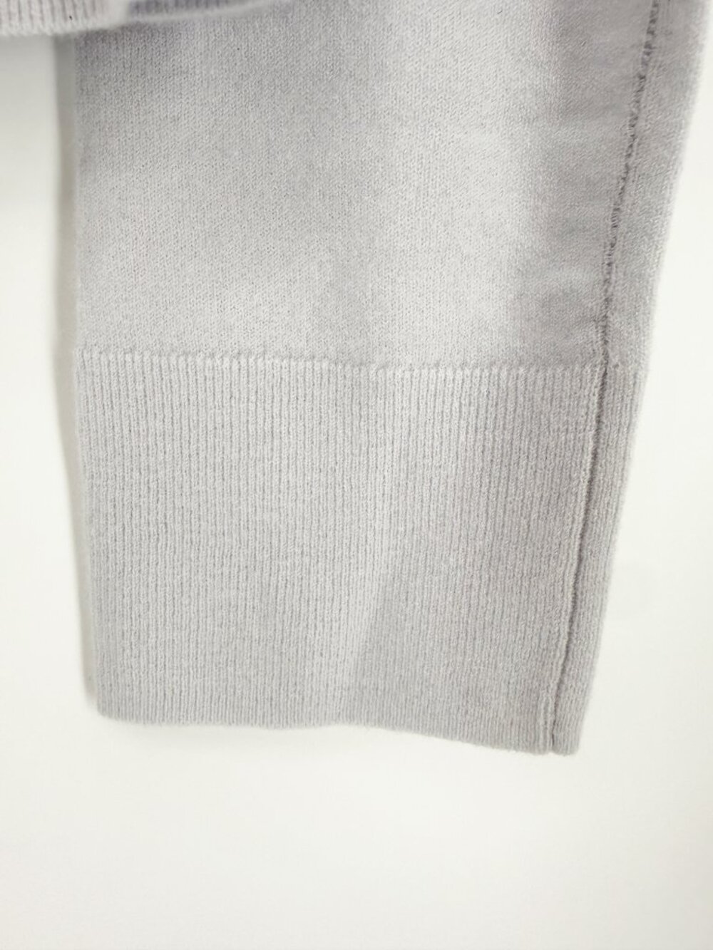 Vince Wool Cashmere Blend Tipped 1/2 Moon Cardigan Opal Grey XS - Picture 4 of 11